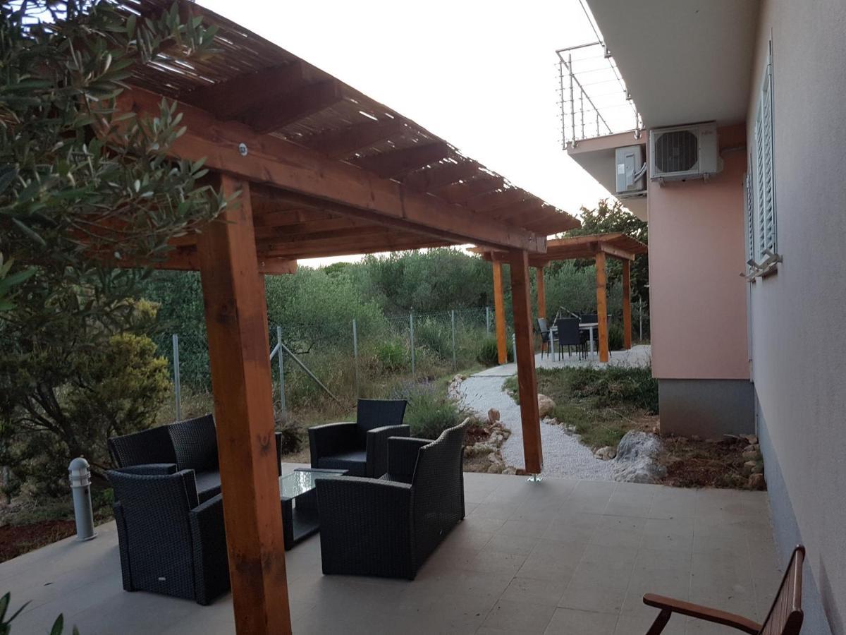 Olive Apartments Ugljan Exterior foto