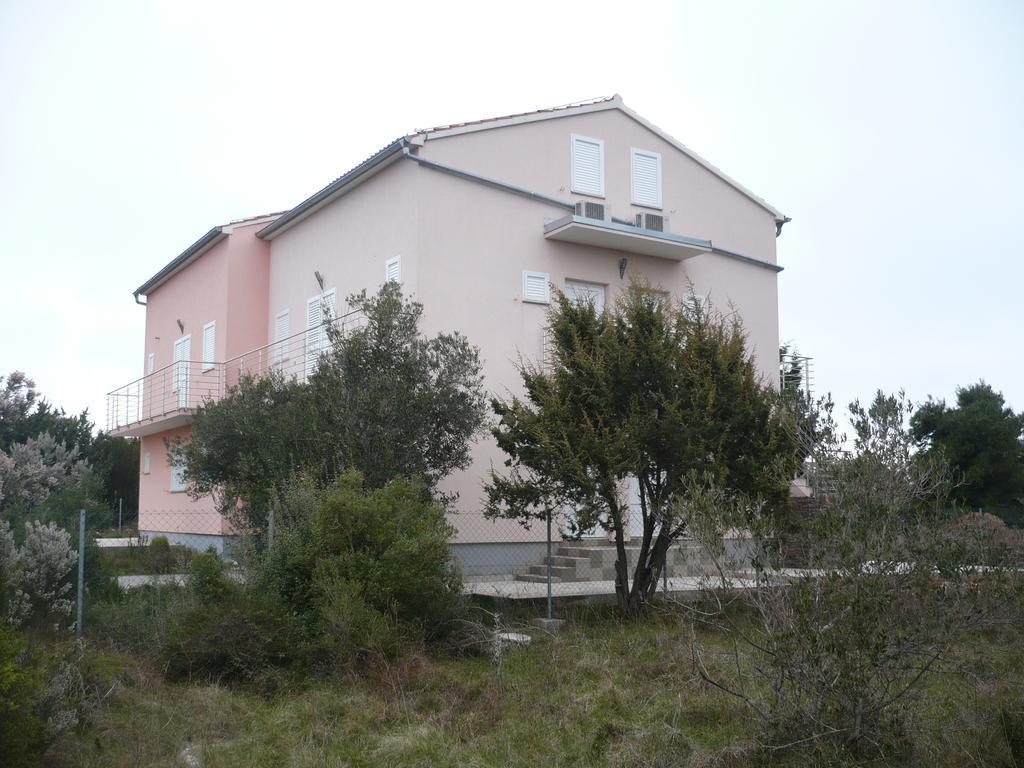 Olive Apartments Ugljan Quarto foto