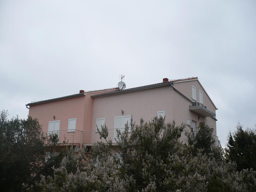 Olive Apartments Ugljan Quarto foto